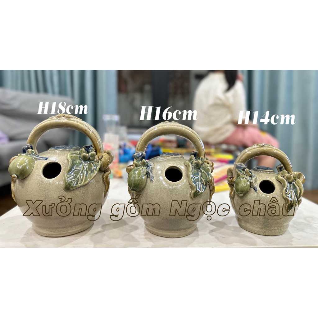 Bình vôi men rạn đắp nổi Bát tràng