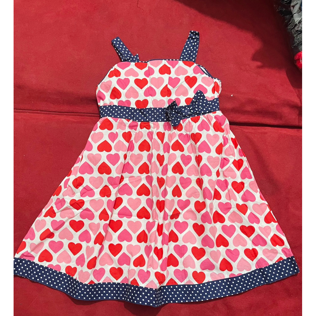 [Auth 70-80%] Đầm bé gái Ollie’s Place họa tiết tim xinh xắn, form xoè, có nơ eo size ~110-120 16-22