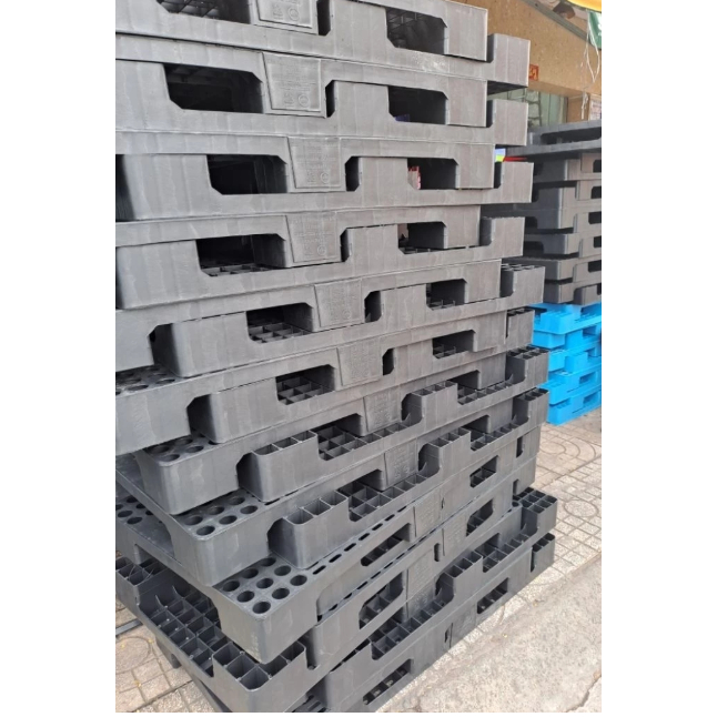 Pallet nhựa đen lót nệm, Pallet nhựa kê kho, Pallet nâng hàng, Pallet nhựa lót sàn kích thước chuẩn