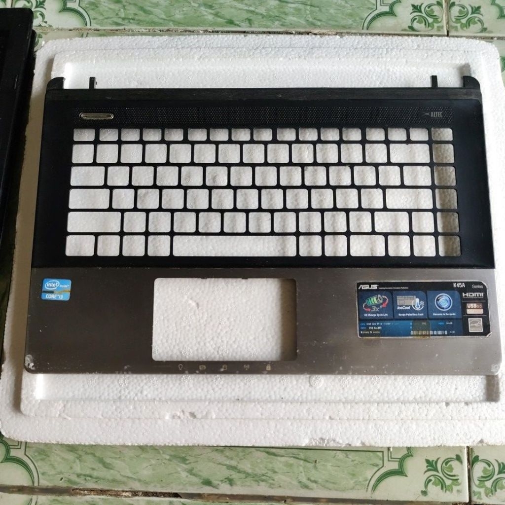Vỏ mặt C laptop Asus K45A, nguyên Jin , có trầy xước, cũ, ko bị bể