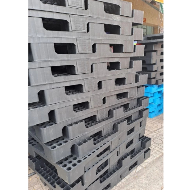 (Hàng loại 1) Pallet nhựa đen lót nệm k hôi, Pallet nhựa kê kho, Pallet nâng hàng, Pallet nhựa lót s