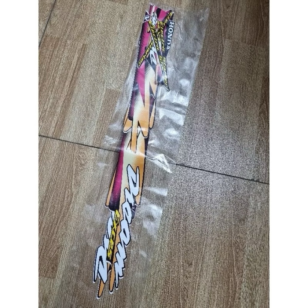 Tem dán 3 lớp zin chính hãng xe Dream lùn màu đỏ nho