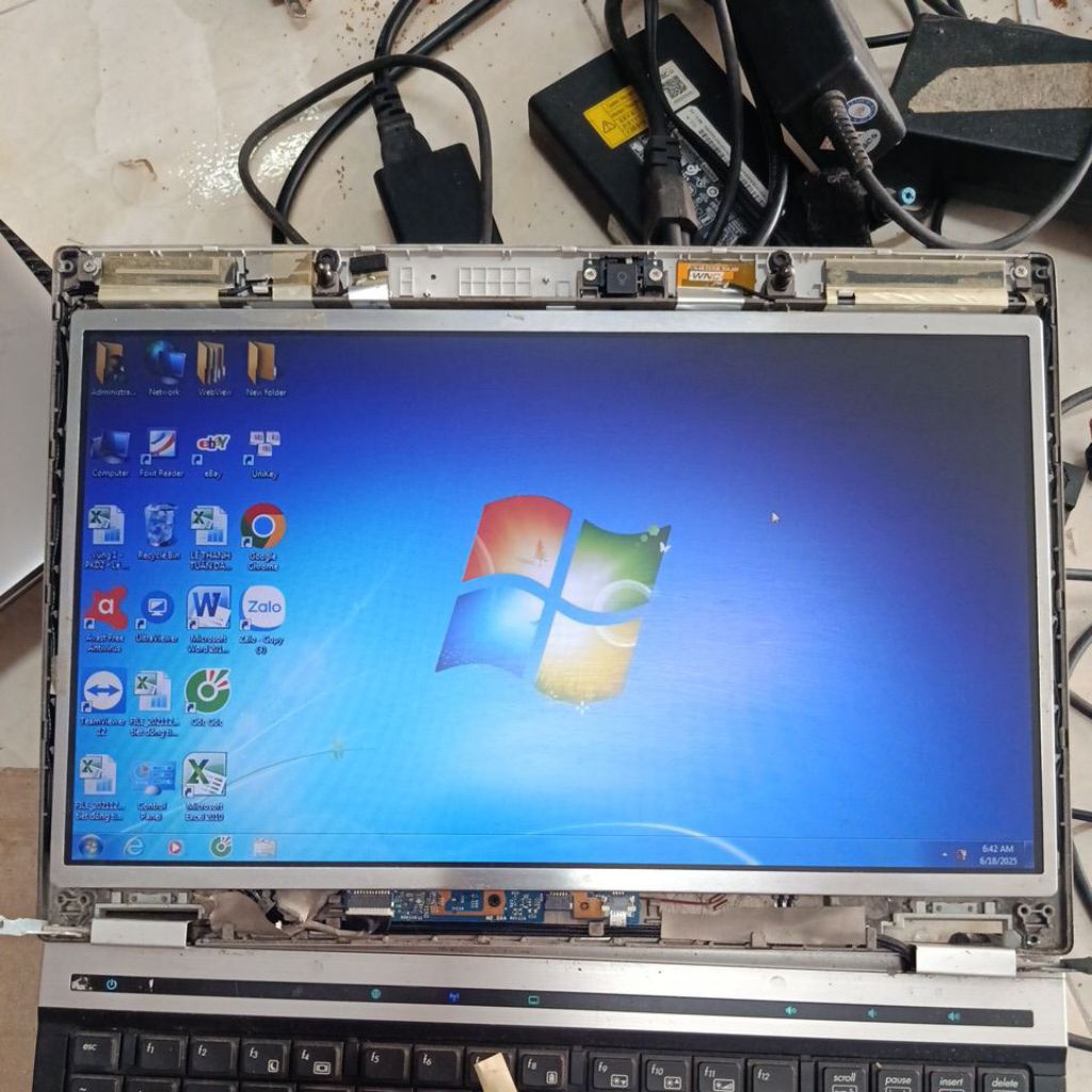 Màn hình hp 8440 8440p 8440w khá đẹp