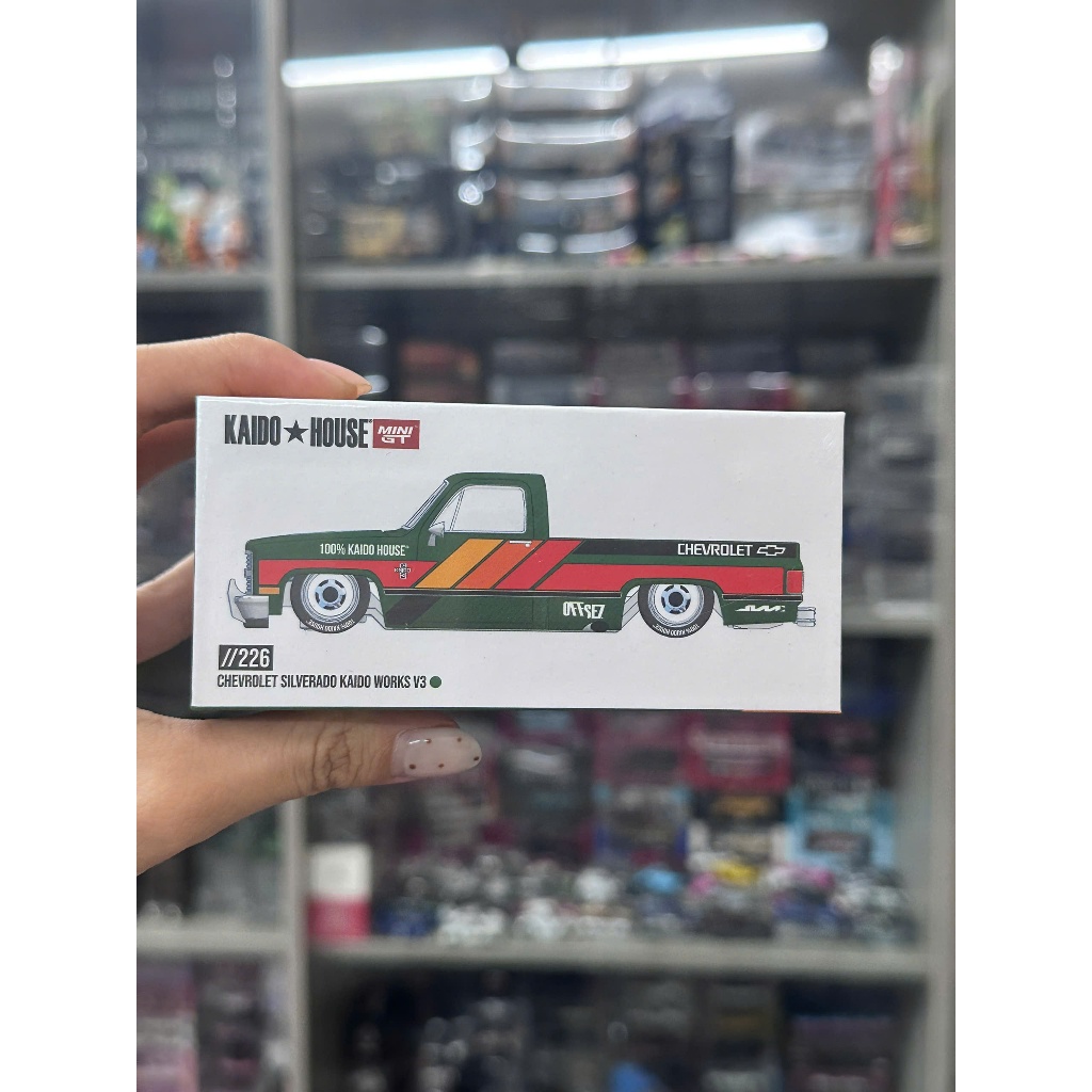 Kaido Chevrolet Silverado Kaido Works V3 tỉ lệ 1:64