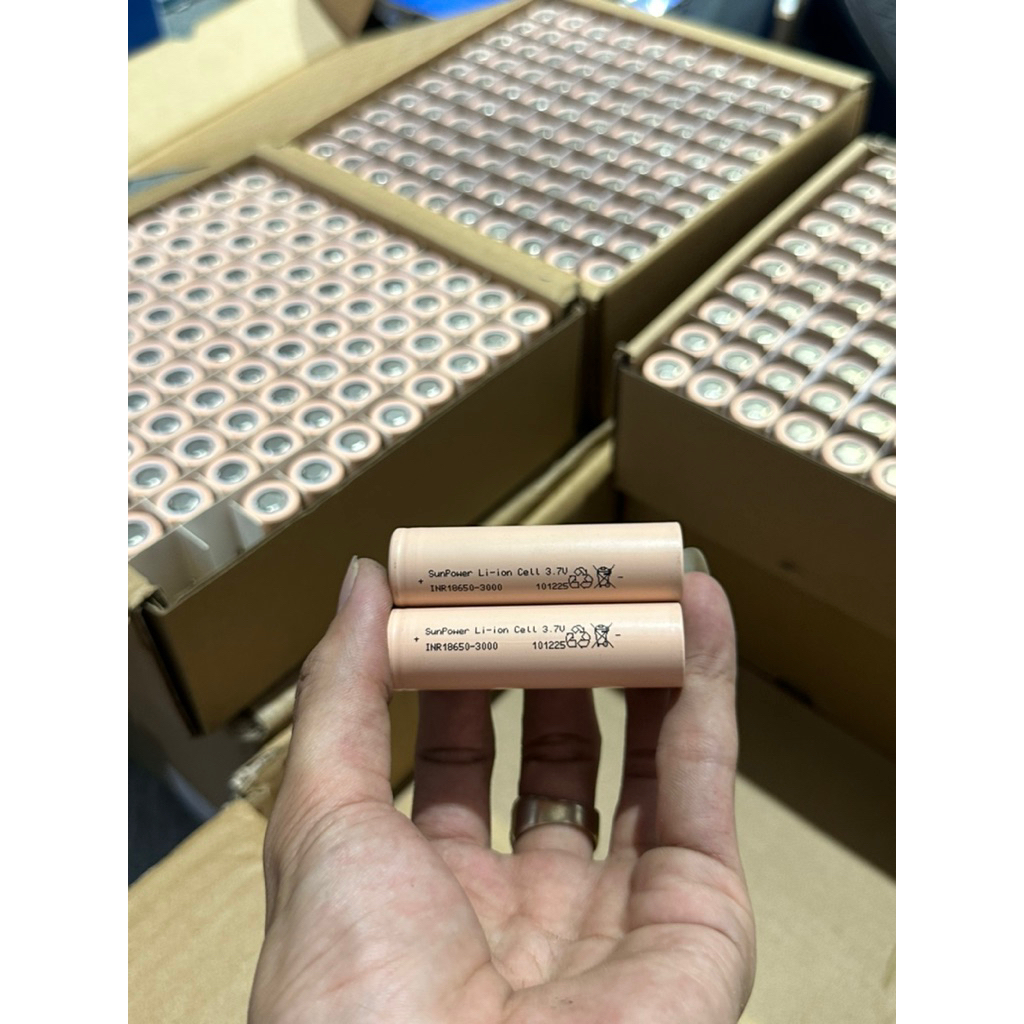 Cell Pin Lithium SunPower 18650 3000mAh 10C 3.7V ( Mới 100 % )