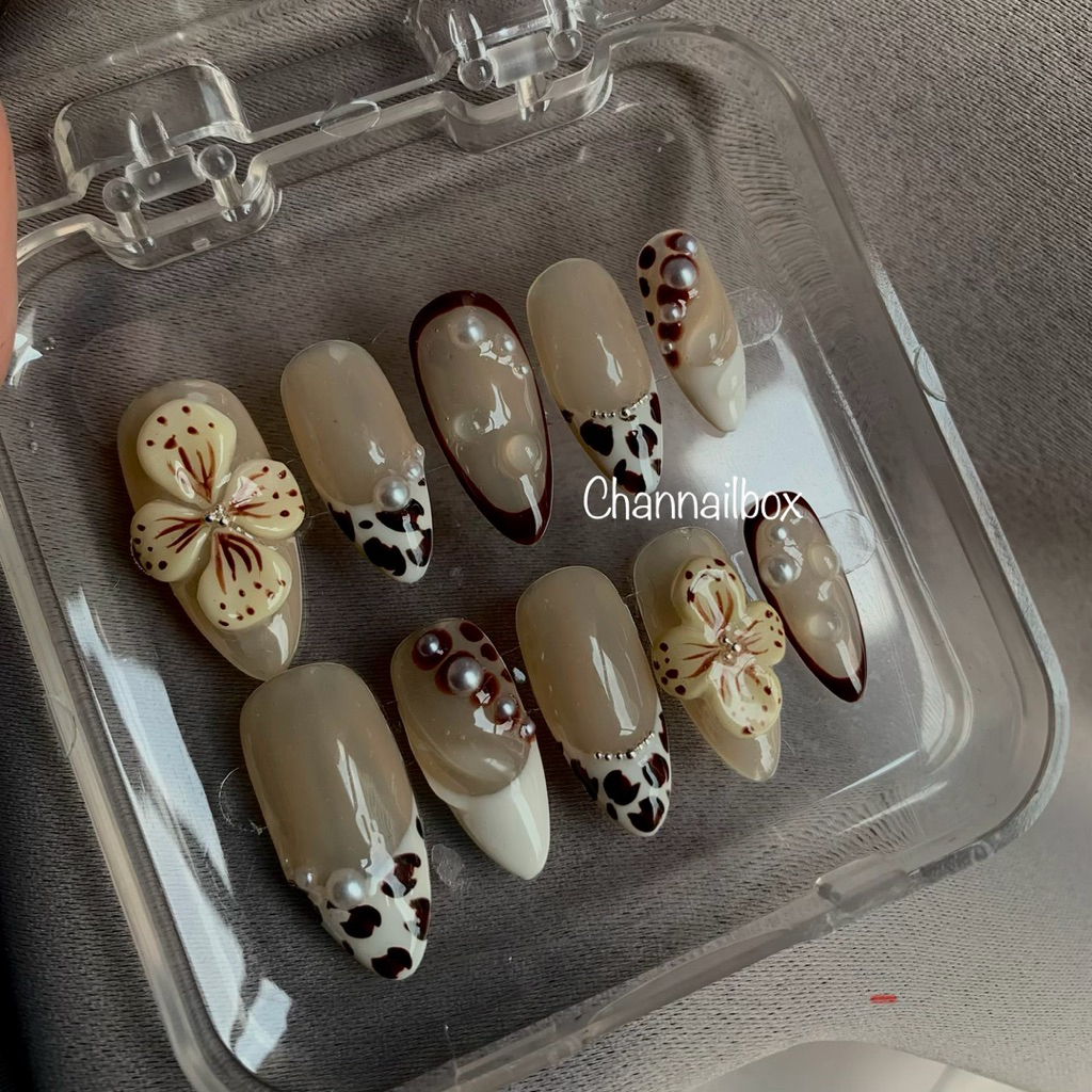 Nailbox thiết kế gu châu âu nhẹ nhàng ( Ảnh thật shop tự chụp)