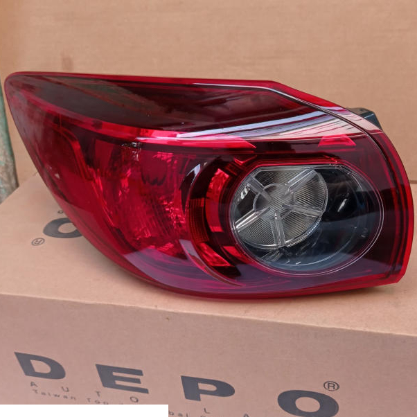 ĐÈN HẬU MIẾNG NGOÀI MAZDA 3 BẢN 2017 HATCHBACK