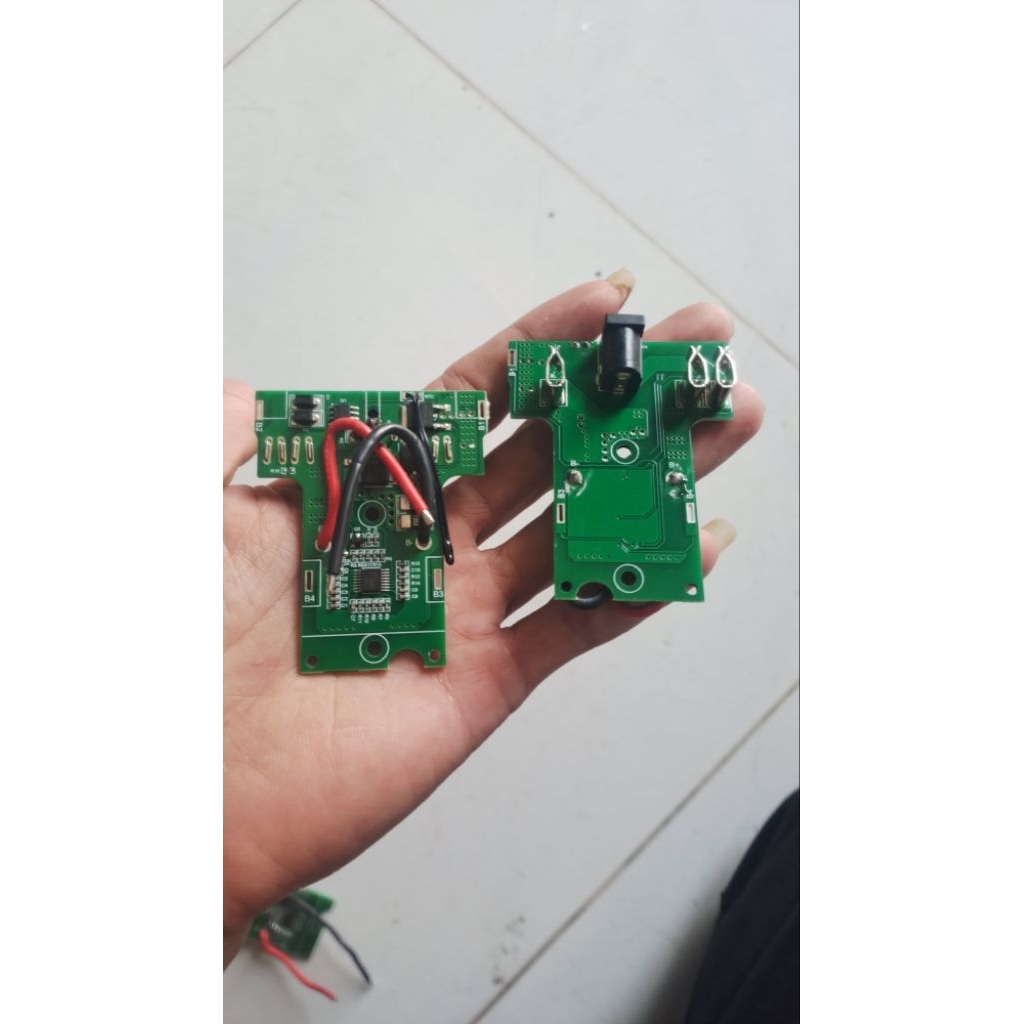 mạch pin hitachi 18v nhận sạc adapter ,shop gửi hàng 1-2 ngày