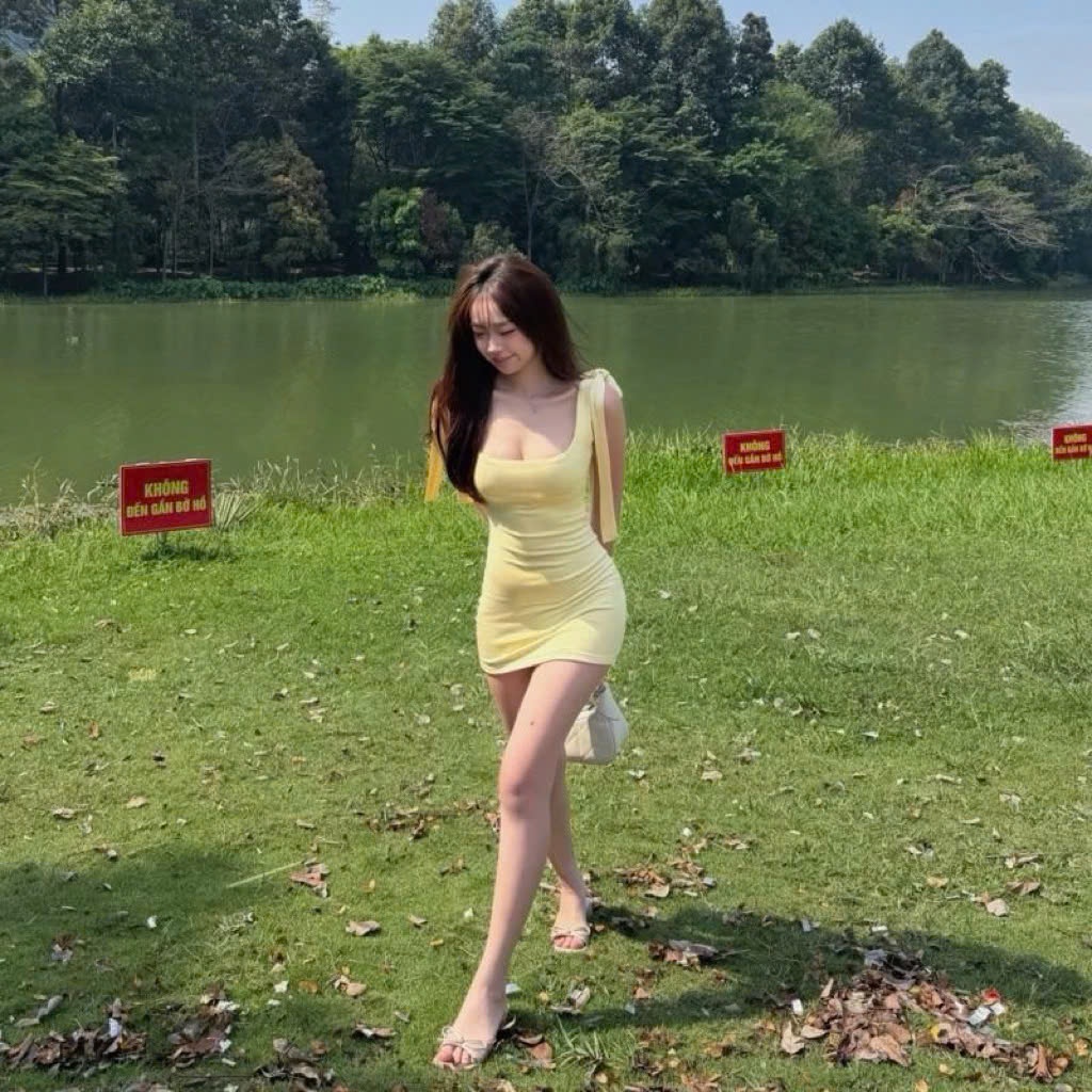 ĐẦM NƠ 2 LỚP CỔ CHỮ U TÔN DÁNG (ảnh độc quyền Hannstyle), Áo thun cộc tay khuy cúc Justdun