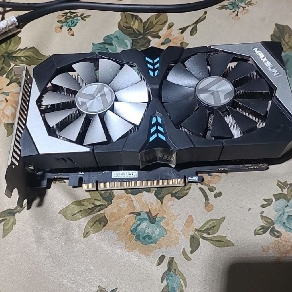 VGa nvidia gtx 1050ti 4gb maxsun mạnh mẽ zin chưa sửa chữa. 2 fan led xanh. chiến game mượt