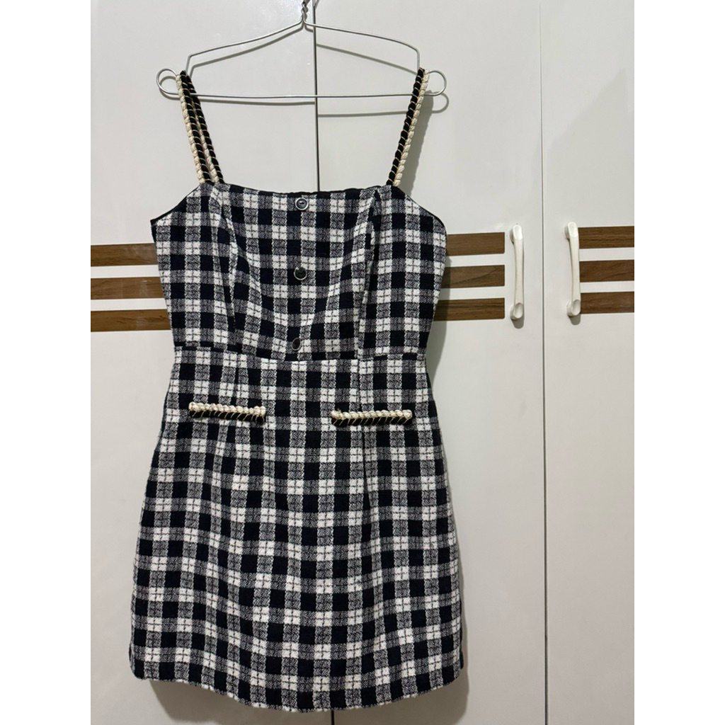 (Thanh lý) đầm dạ T'achi Size M( mới 90%)