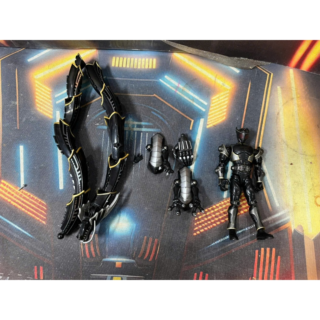R&M Kamen Rider Ryuga Chính Hãng Bandai, Gãy Thiếu Như Hình