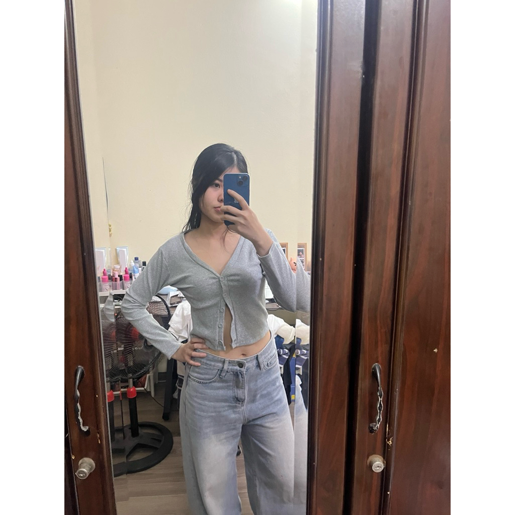 Pass áo cardigan xám