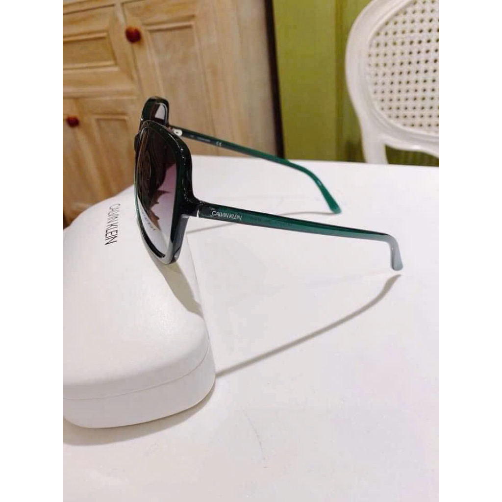 Kính mát nữ Calvin Klein authentic