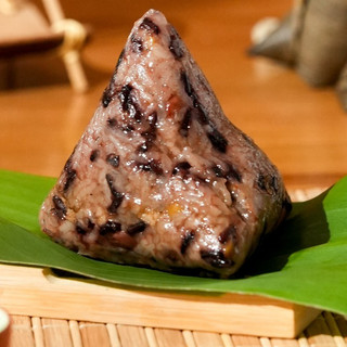 Hộp 6 cái Bánh ú CHAY hạt dinh dưỡng Đông Lạnh (160g/cái)