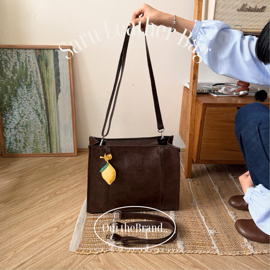 [ Tặng Charm random ] 𝗦𝗮𝗿𝘂 さる 𝗟𝗲𝗮𝘁𝗵𝗲𝗿 𝗕𝗮𝗴 (LARGE) - Túi phom hộp chất Da SARU size LỚN ( Ouithebrand ) | BigBuy360 - bigbuy360.vn