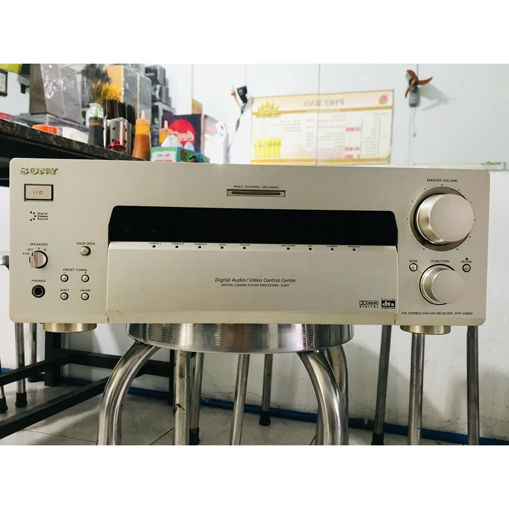 Amply Sony STR-V828X CS-260w máy chạy 10 sò than zin mới đẹp âm thanh rất hay.