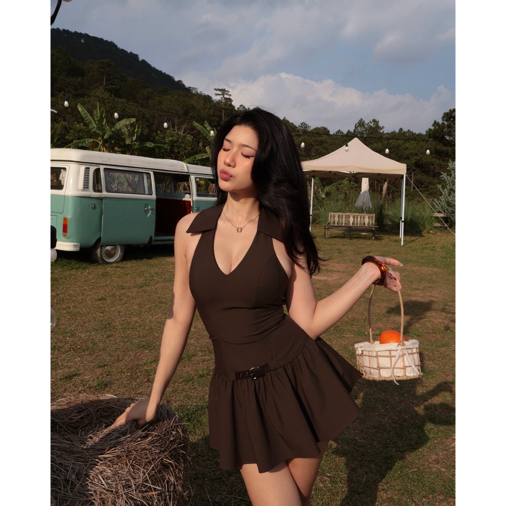 [Form fit dáng] Đầm yếm nâu thắt lưng Nora Chic Byveestyle, Đầm hè nữ tôn da, tôn dáng chụp ảnh siêu xinh | BigBuy360 - bigbuy360.vn