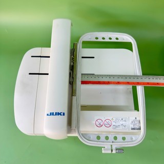 MÁY MAY JUKI 010 HIỆN ĐẠI xỏ chỉ robot , có thể gắn thêm đầu thêu