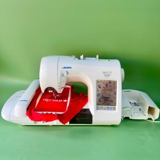 MÁY MAY JUKI 010 HIỆN ĐẠI xỏ chỉ robot , có thể gắn thêm đầu thêu