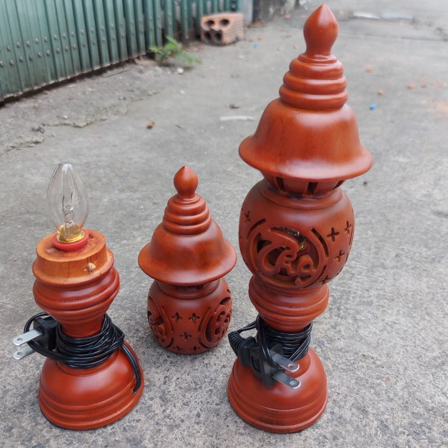 CẶP ĐÈN THỜ GỖ XÀ CỪ CAO CẤP VẼ VÂN SIÊU ĐẸP MÀU NÂU CÁNH GIÁN CAO 23CM (2 cái)