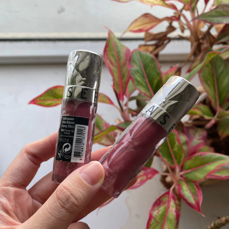 Son bóng Sephora outrageous plumping lip gloss 05