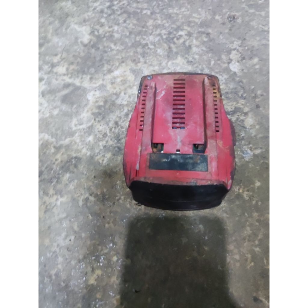 Vỏ PIN hilti 22vôn , vỏ đóng được 6cell pin , ae về đóng PIN vô
