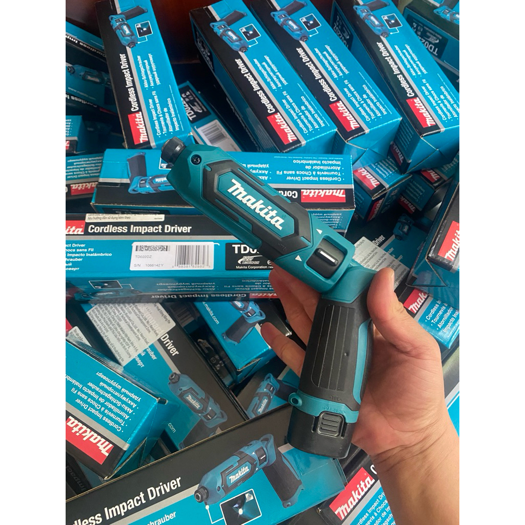 Vít gập Makita TD022D- new hãng full hộp.Hệ có búa có điều tốc Ae nhé
