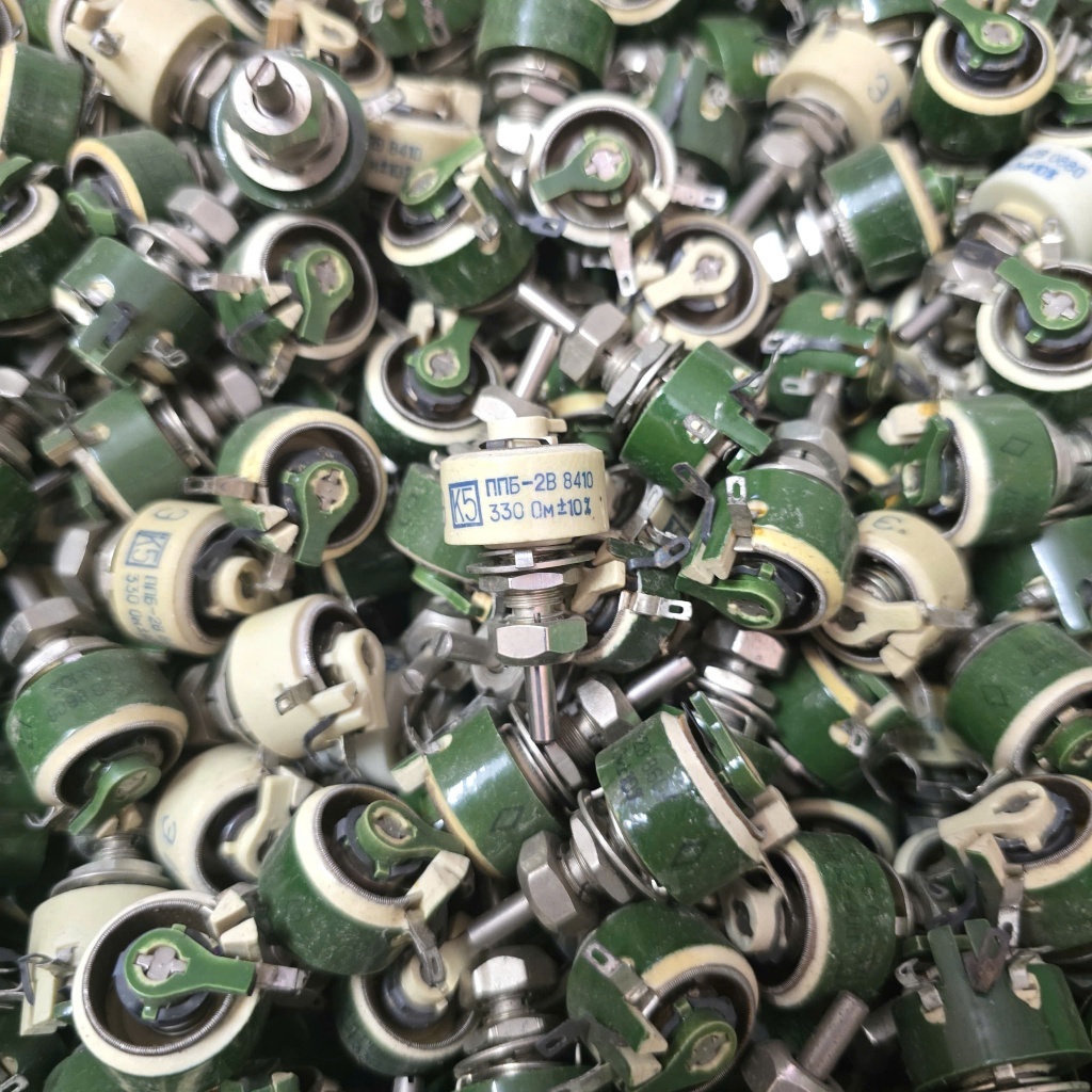 Biến trở ( Chiết áp ) dạng sứ, dây cuốn của Nga/Soviet 330 ohm. (330 Ω)
