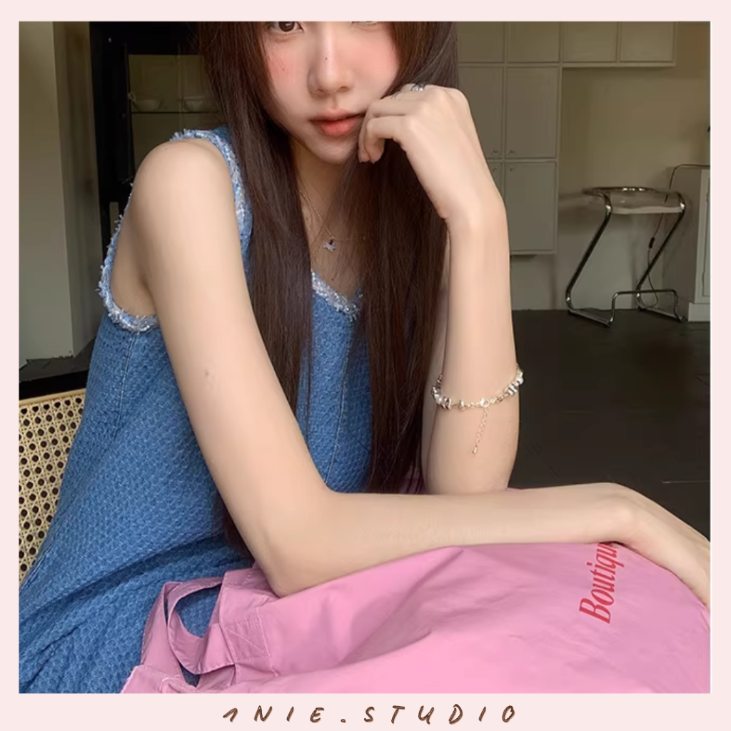 𝟏𝐍𝐈𝐄.𝐒𝐓𝐔𝐃𝐈𝐎 | Đầm Denim Dáng Vest Sát Nách – Váy Jean Ngắn Dáng Suông Thanh Lịch, Phong Cách Năng Động Hàn Quốc | BigBuy360 - bigbuy360.vn