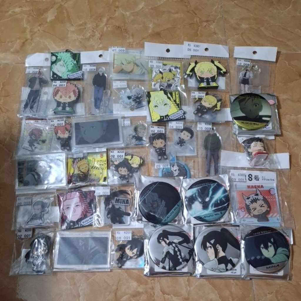 Tổng hợp goods móc khóa, card Kaiju No.8