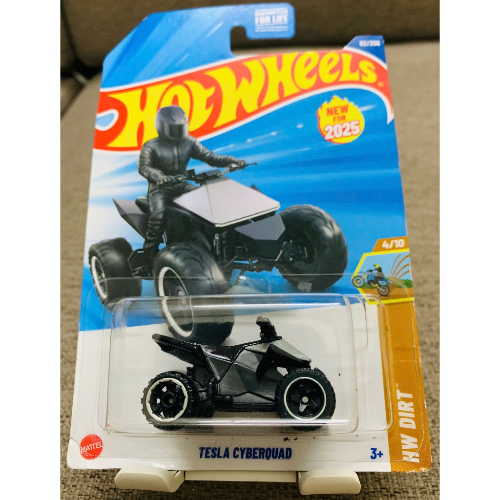 Hãng Hot Wheels - Tesla Cyberquad (chưa loose, card không đẹp, dành cho ae không thích chơi card)