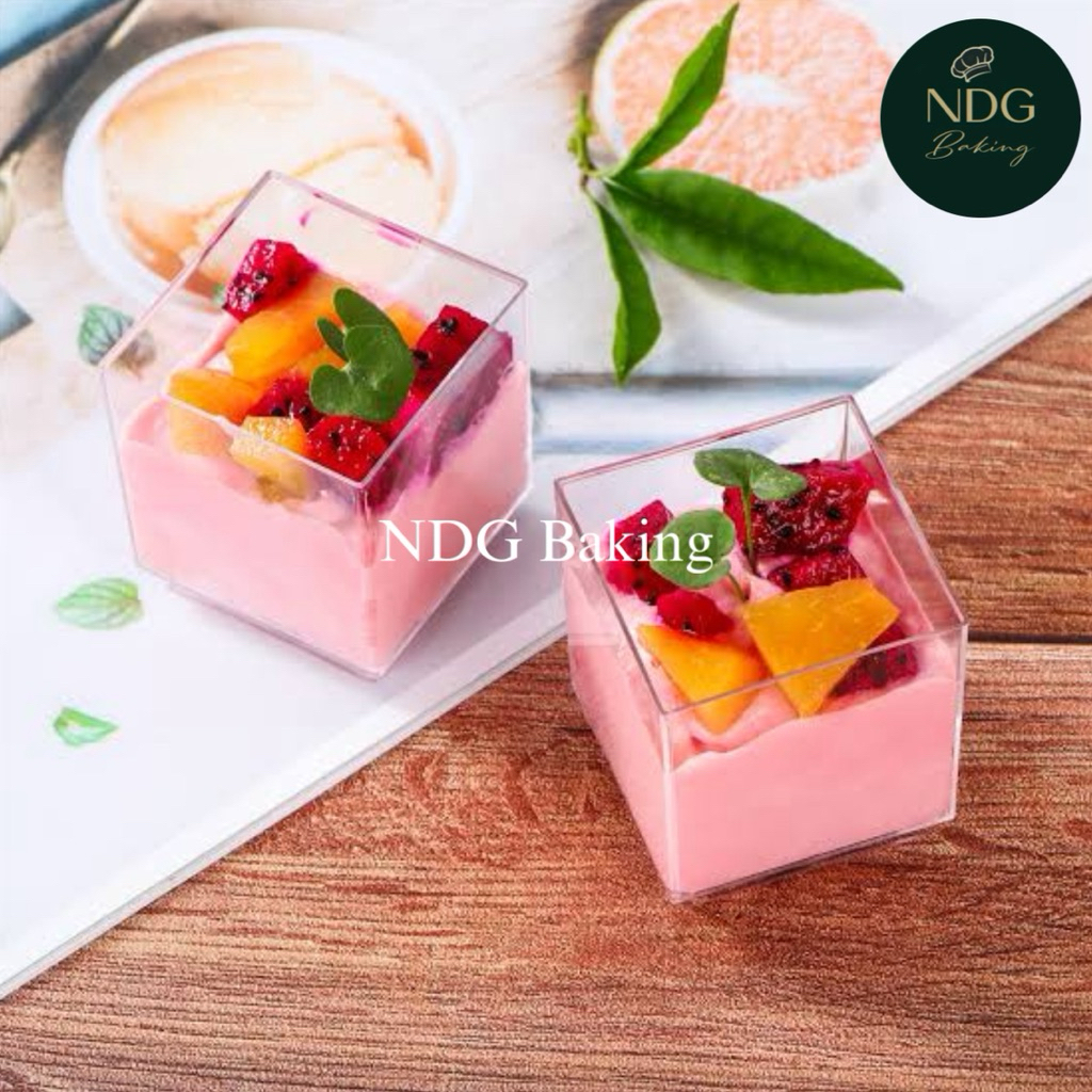 10 Ly vuông mica kèm nắp đựng bánh lạnh, bánh mousse, tiramisu, panna cotta 70ml  (LC4248)
