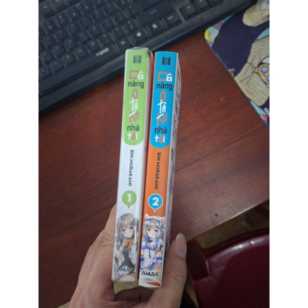 Sách - Cô nàng otaku nhà tôi tập 1 2 cũ xấu ( tập 1 mất bìa rời như ảnh)