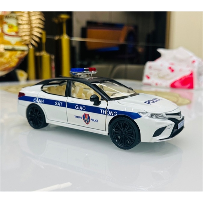 Mô hình xe Mercedes G63 AMG Police 1:24 XLG - Mô hình ô tô cảnh sát