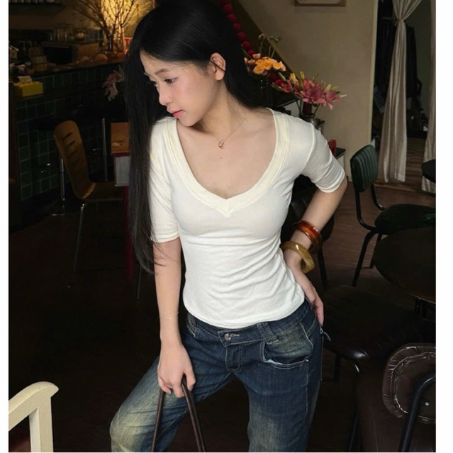 Áo Thun ( Mặc 2 Kiểu ) Lửng Tay Chất Cotton Zip Co Giãn, Mềm, Mịn, Dáng Trơn  ( Thun Trơn Lửng Tay Cổ Tròn- Cổ Tim ) | BigBuy360 - bigbuy360.vn