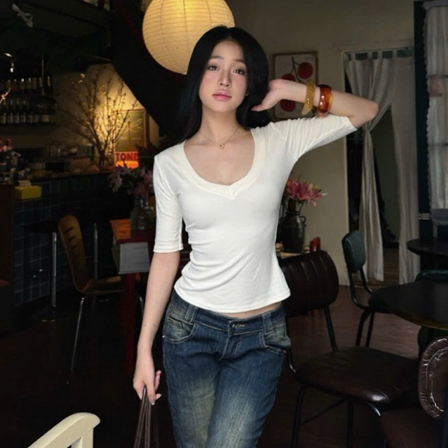 Áo Thun ( Mặc 2 Kiểu ) Lửng Tay Chất Cotton Zip Co Giãn, Mềm, Mịn, Dáng Trơn  ( Thun Trơn Lửng Tay Cổ Tròn- Cổ Tim ) | BigBuy360 - bigbuy360.vn