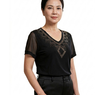 Áo thun nữ trung niên cho mẹ MÀMA đính đá sang trọng chất cotton mát cổ tim tay ngắn cao cấp