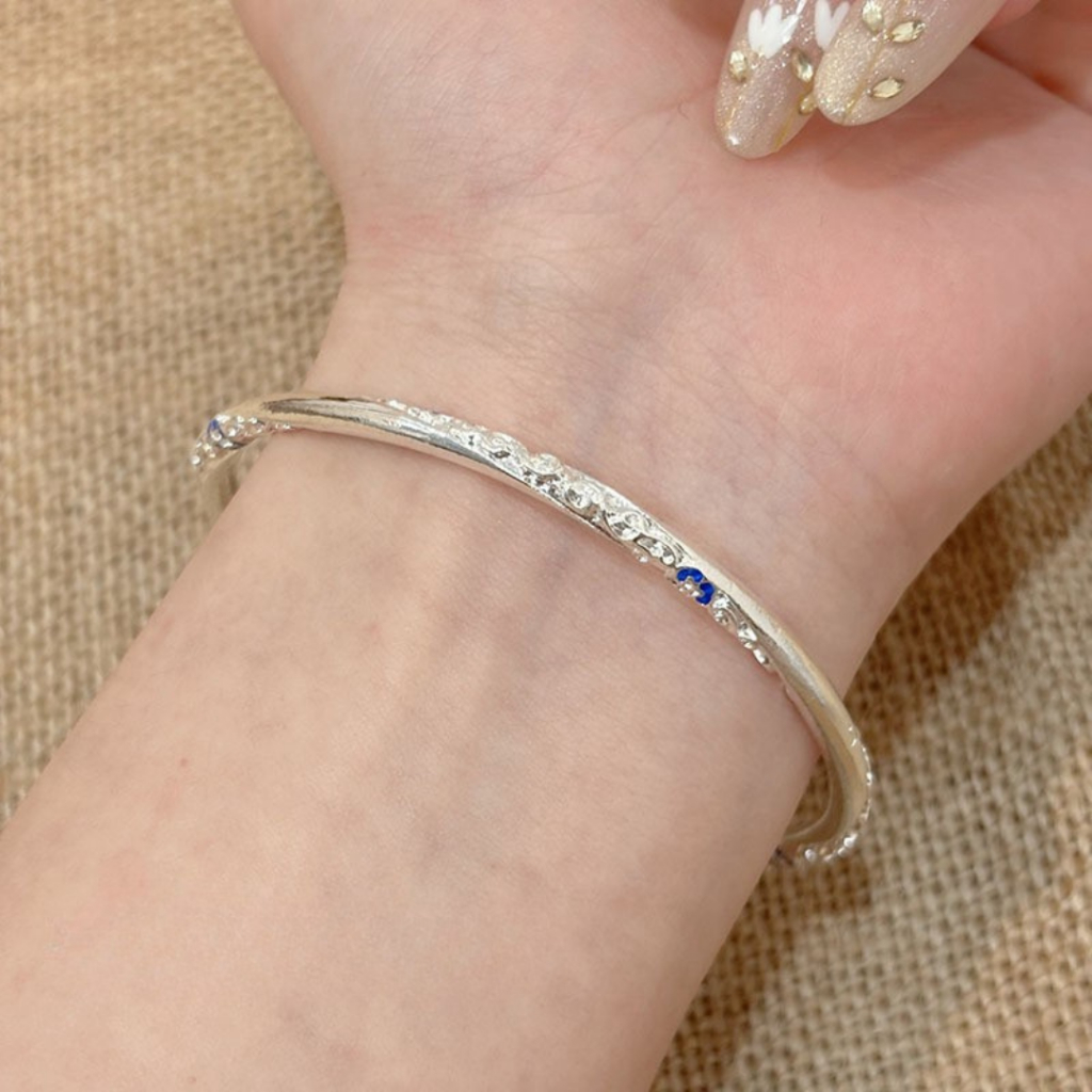 Lắc tay kiềng nữ hợp kim cao cấp họa tiết khắc chìm đá dạ quang Imoon Jewelry - Imoon079 | BigBuy360 - bigbuy360.vn