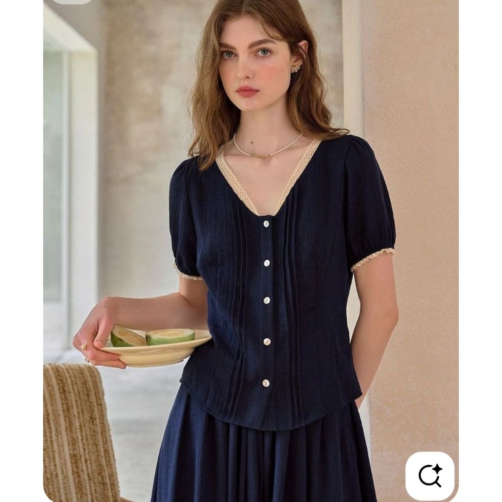 A623 _ RẬP GIẤY ÁO FORM VỪA, XẾP LY, CỔ V, XINH