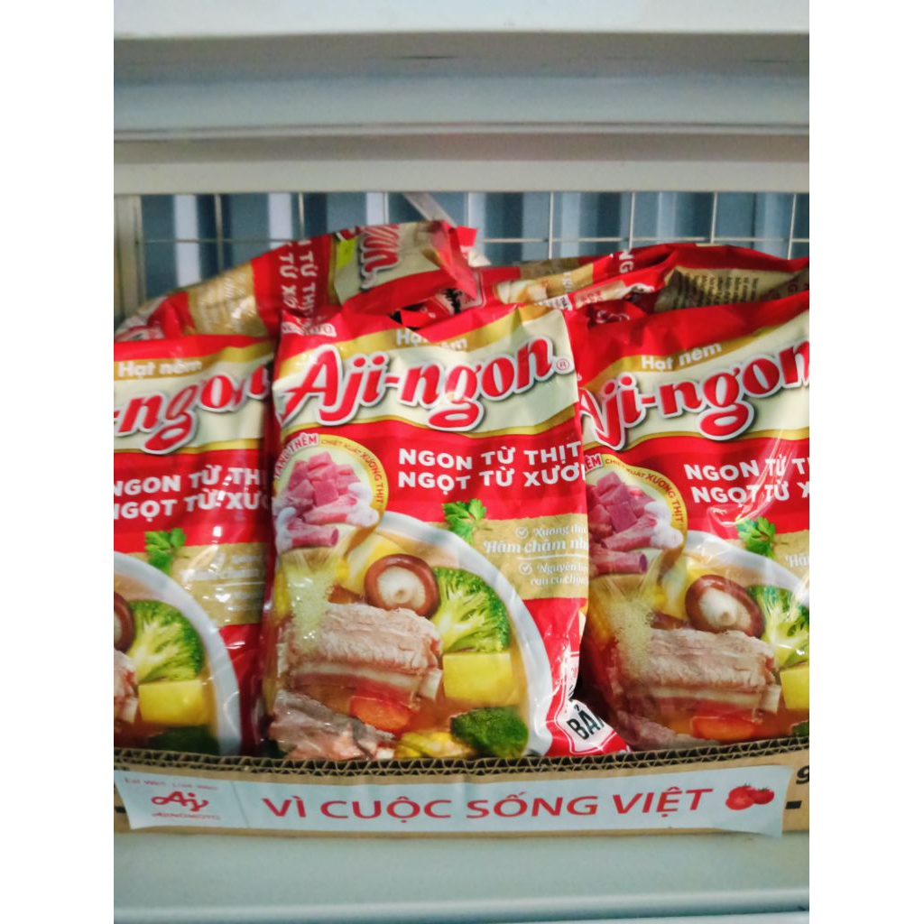 Hạt nêm Aji-ngon 900g ngon từ thịt ngọt từ xương.