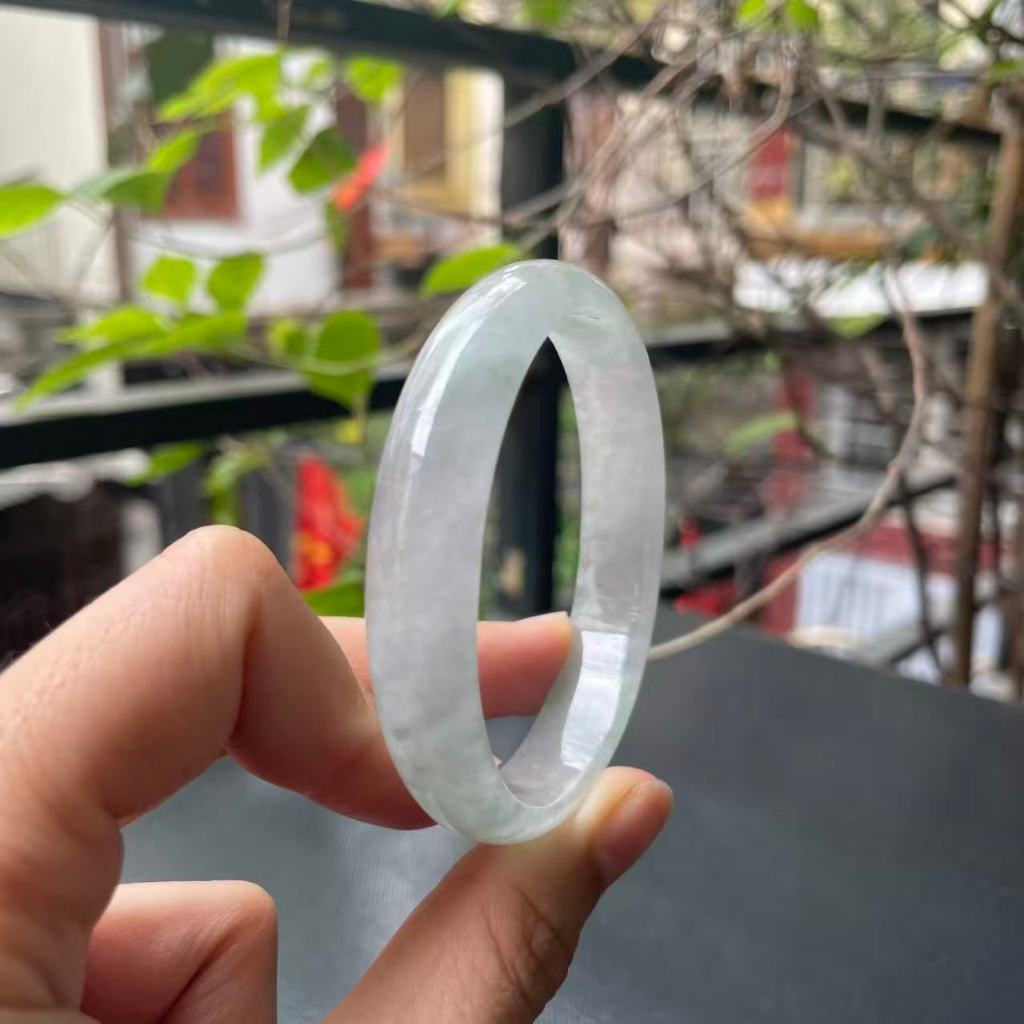 438 - Ni tay 56.1 (Bản hẹ ni 53-54) Vòng tay quý phi (dáng oval) phỉ thúy Myanmar phớt tím