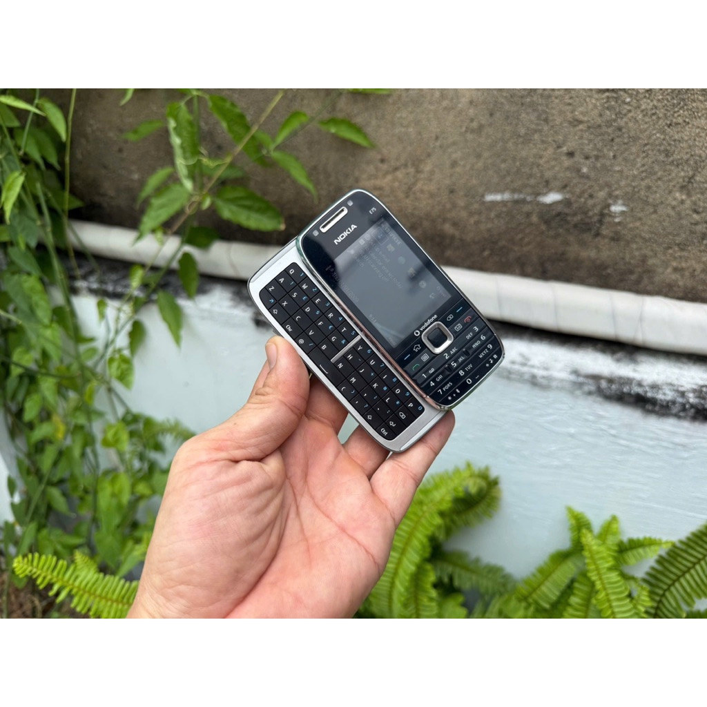 Nokia e75 (5601) nhận mọi sim