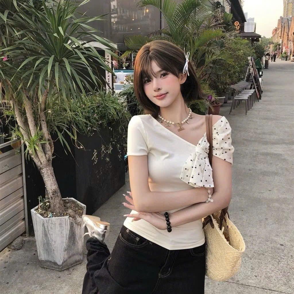 Ao Thun Nữ Ngắn Tay Họa Tiết Chấm Bi Với Nơ Xinh Xắn  B25