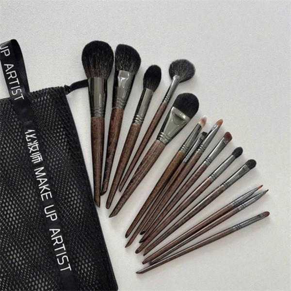 Cọ Trang Điểm Chuyên Dụng Cao Cấp OVW 14 Cây