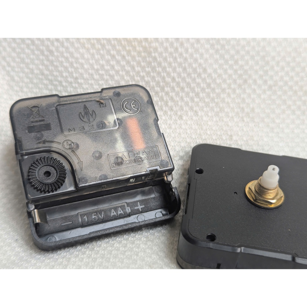 Máy đồng hồ treo tường QUARTZ TAIWAN M3288 – KIM GIẬT, Bền bỉ, chạy ổn định, ÍT HAO PIN, bảo hành 12