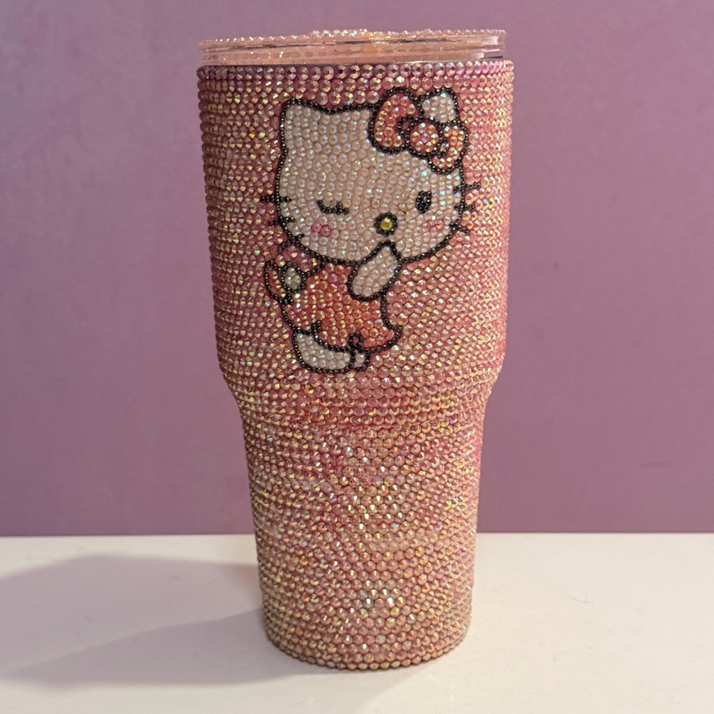 Ly Hello Kitty đính đá thủ công 850ml
