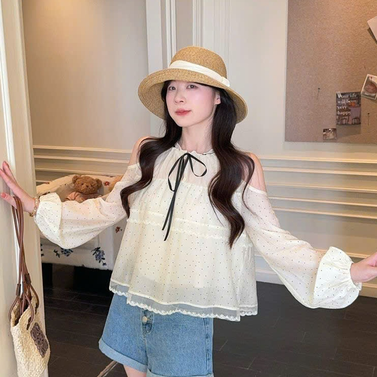 Áo sơ mi ren chấm bi YUMMY phối nơ đen, Áo trễ vai cổ bèo tay phồng phong cách thanh lịch A78 | BigBuy360 - bigbuy360.vn