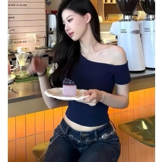 T Áo Thun Kiểu Cổ Trễ Vai Ngắn Tay Ôm Body - Tôn Dáng Phong Cách Mới Chất Thun Xịn Cao Cấp Hot Trend