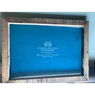 Khung in ly 42x20 lưới T140 và chụp logo in theo yêu cầu